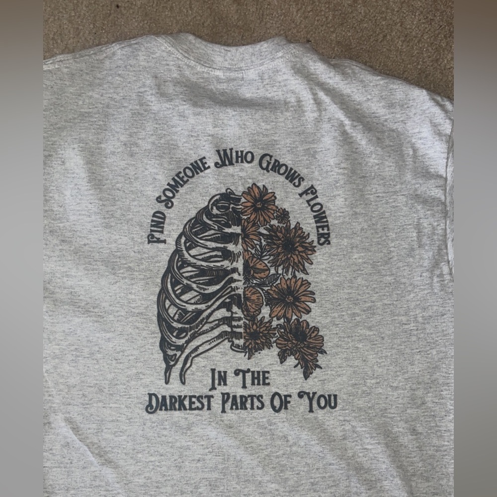 New Zach Bryan T-shirt with front pocket design